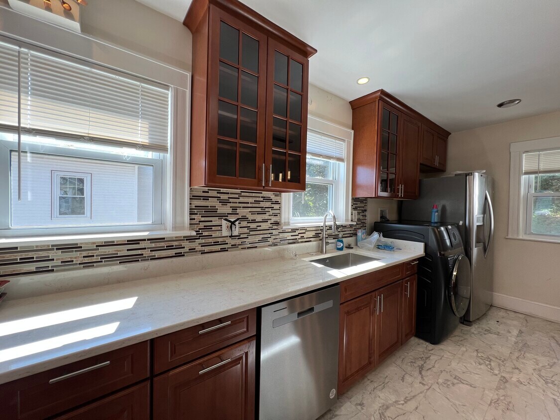 Primary Photo - 88 Fellsway E