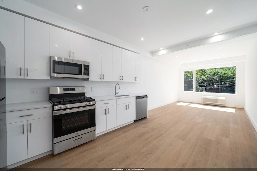 Photo - 3309 Liberty Avenue Unit 411