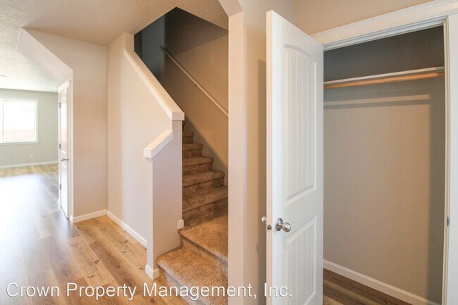 Foto del edificio - 5 br, 3 bath House - 4272 Sagecrest Ct NE