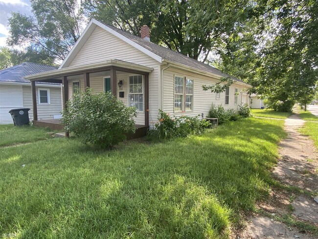 Building Photo - 3 br, 1 bath House - 701 S 27th St