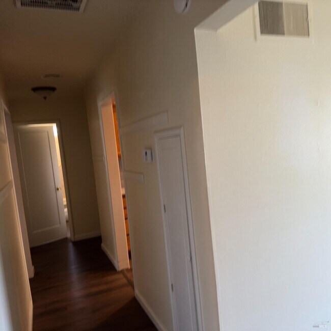 Foto del edificio - 832 Oakwood Ave