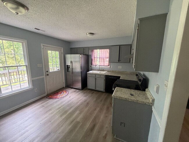 Foto del edificio - 6414 Rockshire Dr
