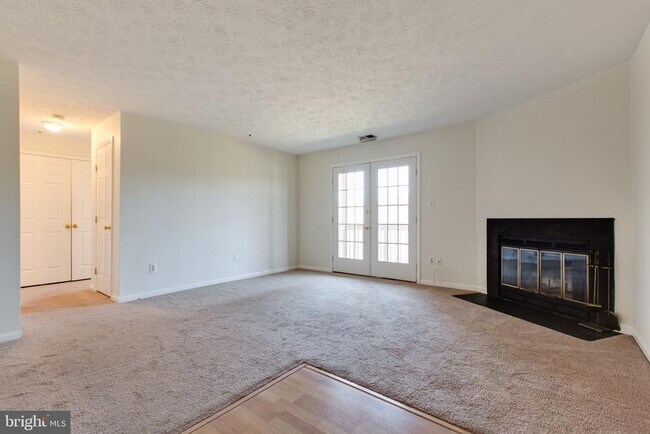 Foto del edificio - 4712 Dorsey Hall Dr