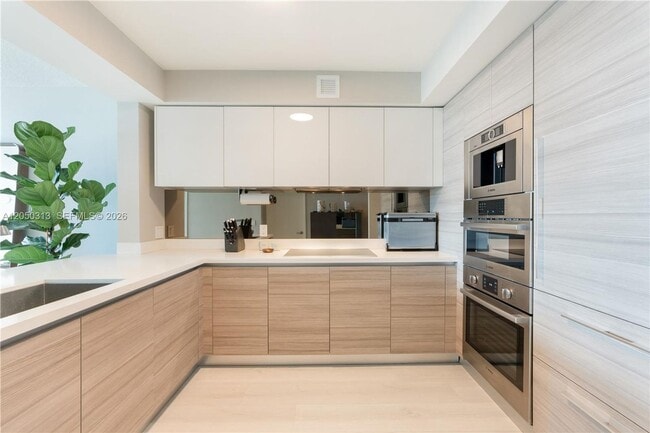Photo - 330 Sunny Isles Boulevard 51404 House