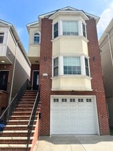 Building Photo - 211 Cleveland Ave