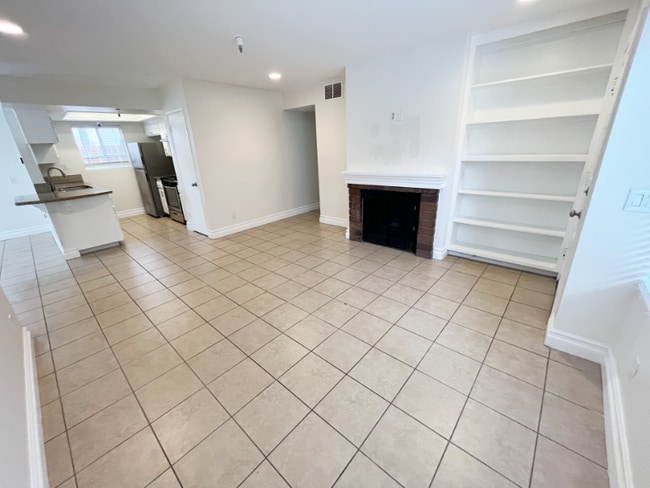 Building Photo - 139 Avenida Miramar