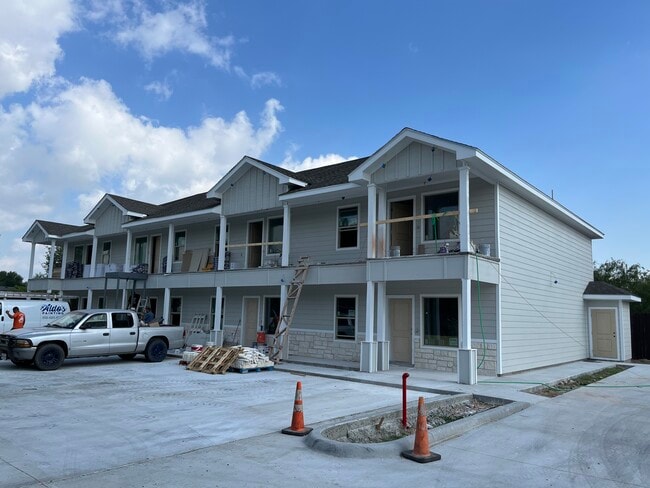 Building Photo - Kings Landing Apartments