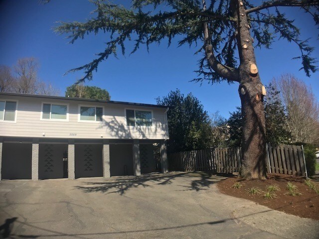Primary Photo - 3059 SE Alder St