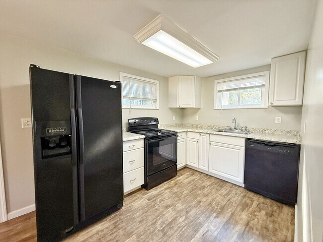 Foto del edificio - 2/1 Downtown Marianna Apartment