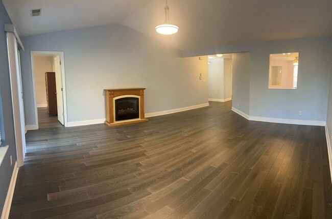 Building Photo - 2939 Freedom Cir