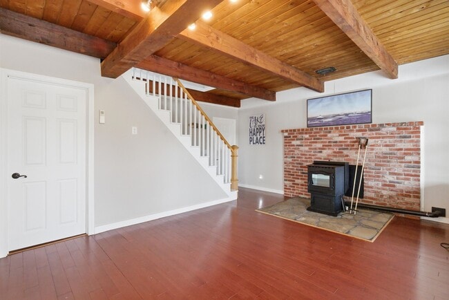 Building Photo - 25 Hilltop Dr