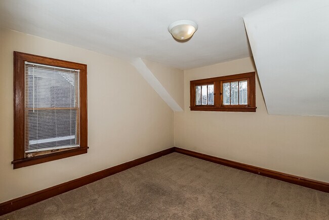 Building Photo - Available NOW! Incredible Property!