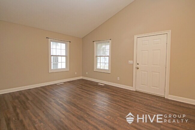Building Photo - Welcome to your "home sweet home," perfectly situated just a few blocks from the heart of charmin...