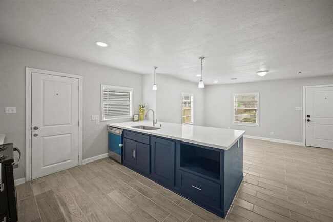 Building Photo - 3430 Seabrook St