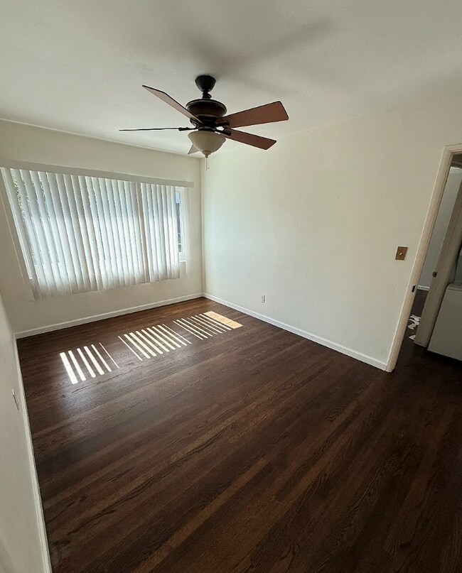 Building Photo - 5203 E Falls View Dr
