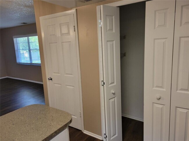 Building Photo - 114 Windtree Ln
