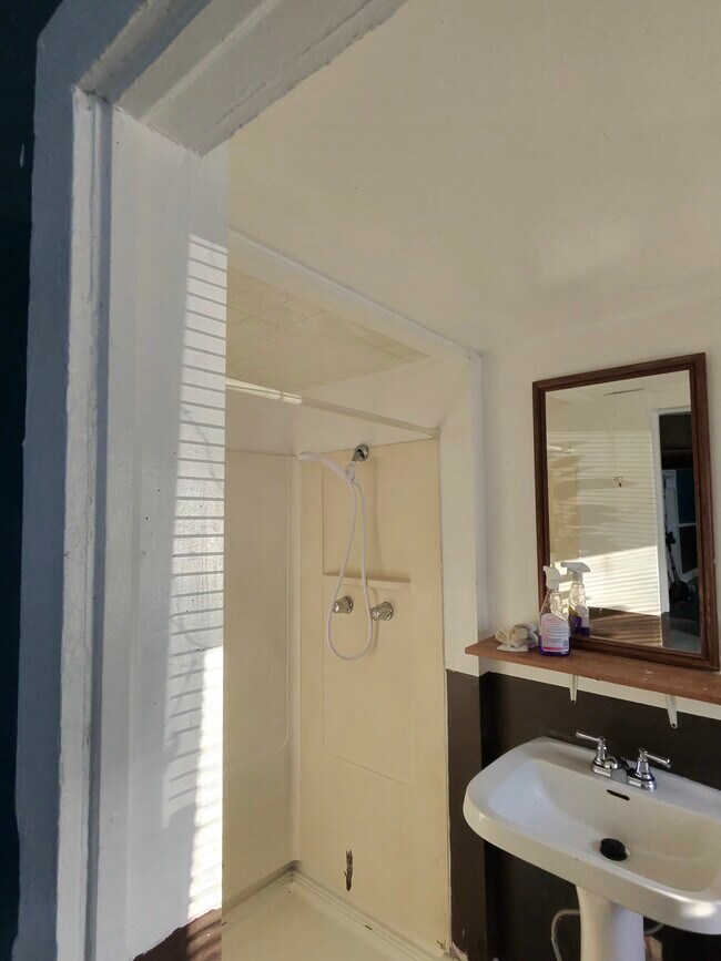 Foto del edificio - 219 West Bell Street