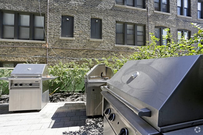 Barbecue - Buena Shores Apartments