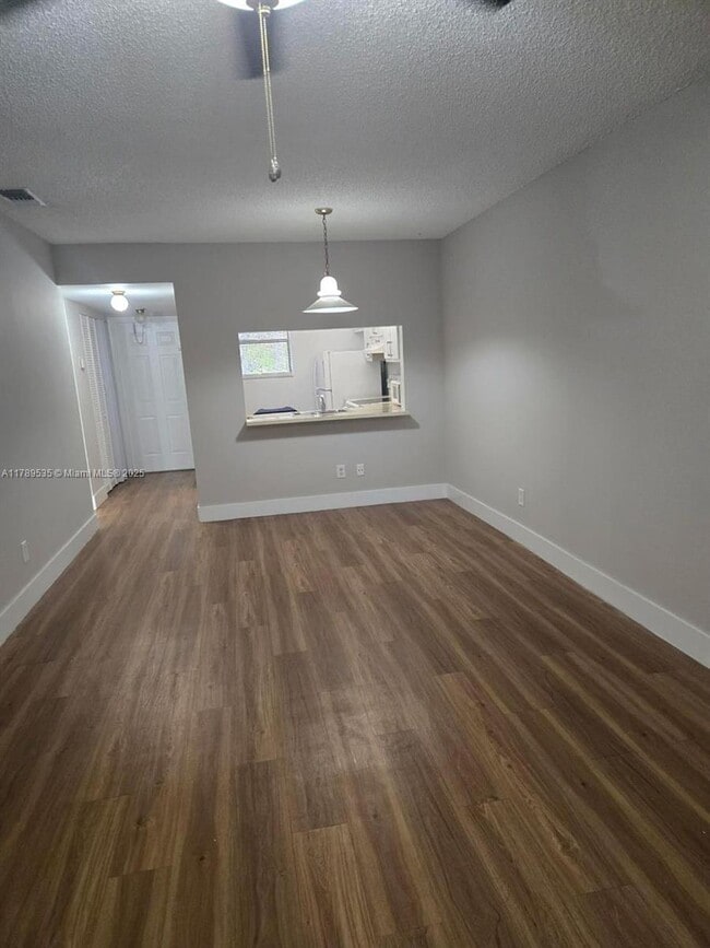 Building Photo - 15701 W Waterside Cir