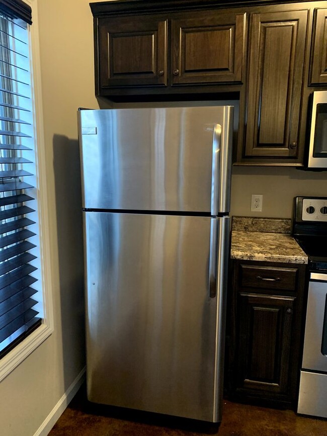 Foto del edificio - Very Nice 2 Bedroom 1 Bath with Washer  Dryer