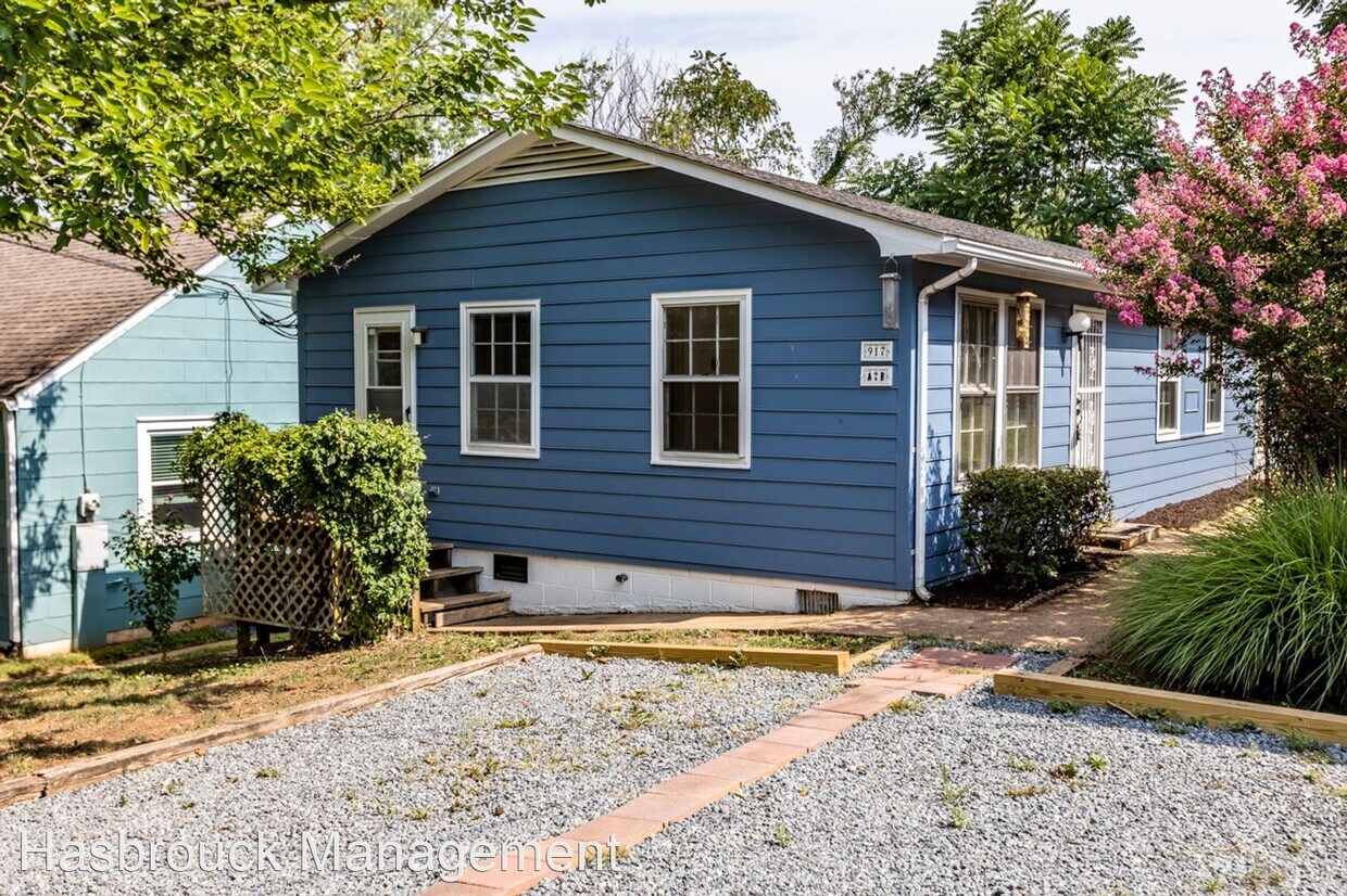 Primary Photo - 917 Montrose Ave
