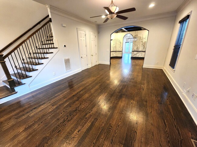 Foto del edificio - Beautiful 3BR Home in Germantown with LOTS...