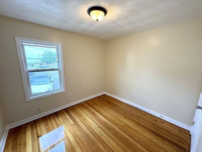 Foto del edificio - 1096 N Shore Rd