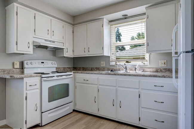 Foto del edificio - 1216 Meadow Ln