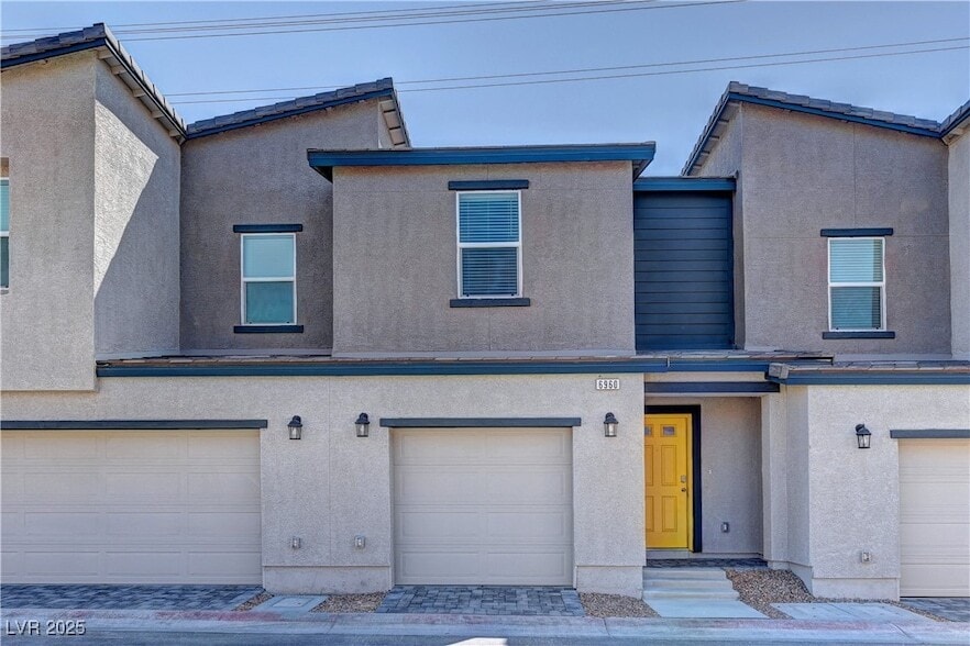 Foto principal - 6960 Stafford Hl St
