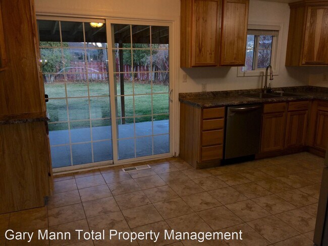 Building Photo - 4 br, 2 bath House - 1629 Wallace Street
