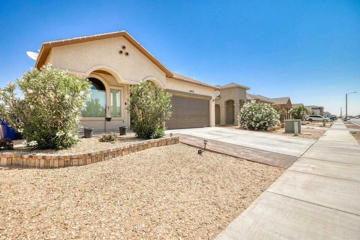 14203 Charles Pollock Ave, El Paso, TX 79938 House for Rent in El