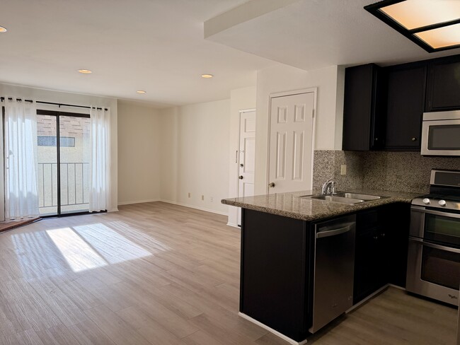 Foto del edificio - 10740 Lawler St