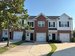 Building Photo - 729 Benelli Ct