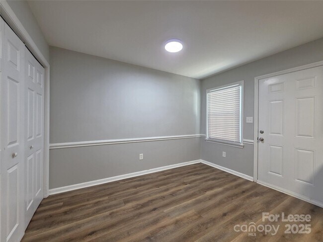 Foto del edificio - 403 Spring St NW