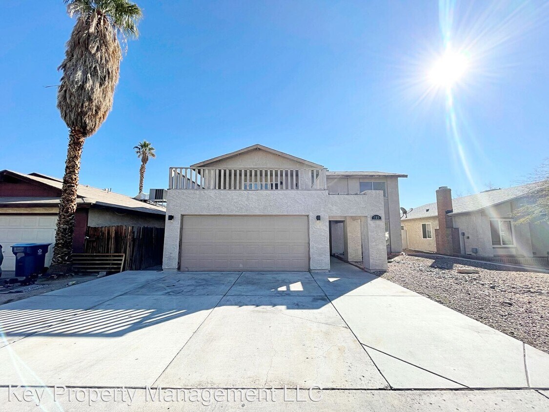 Foto principal - 5 br, 2.5 bath House - 717 Dolores Dr