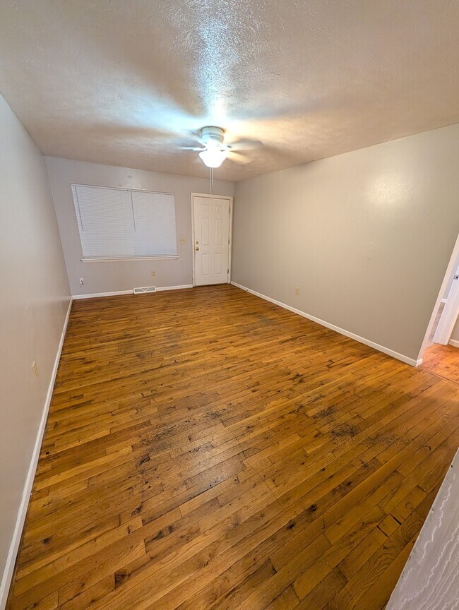 Foto del edificio - 2034 S Barcliff Ave