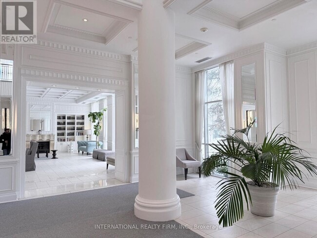 Building Photo - 15 Greenview Ave