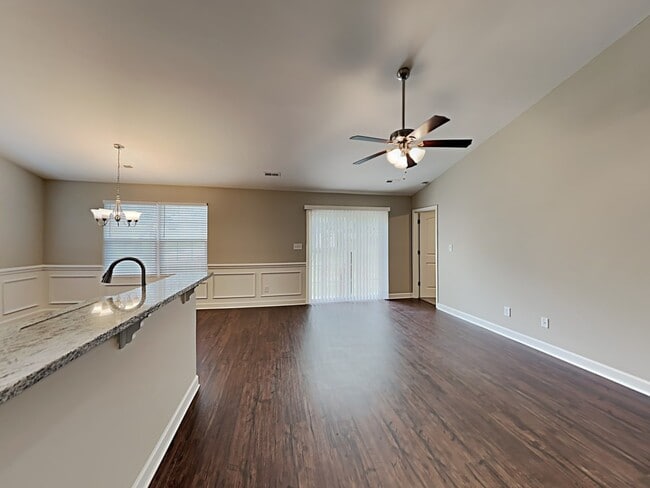 Building Photo - 126 Periwinkle St