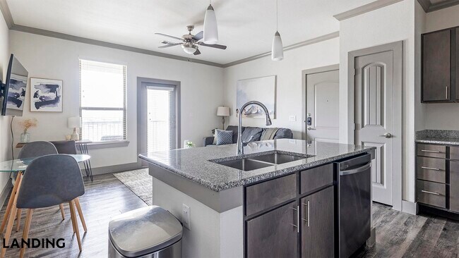 Foto del edificio - 12500 Shadowglen Trce