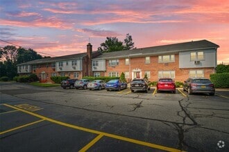 Building Photo - 12 Roundtree Cir