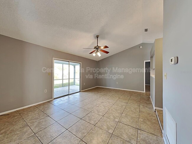 Foto del edificio - 3240 Butterfield St