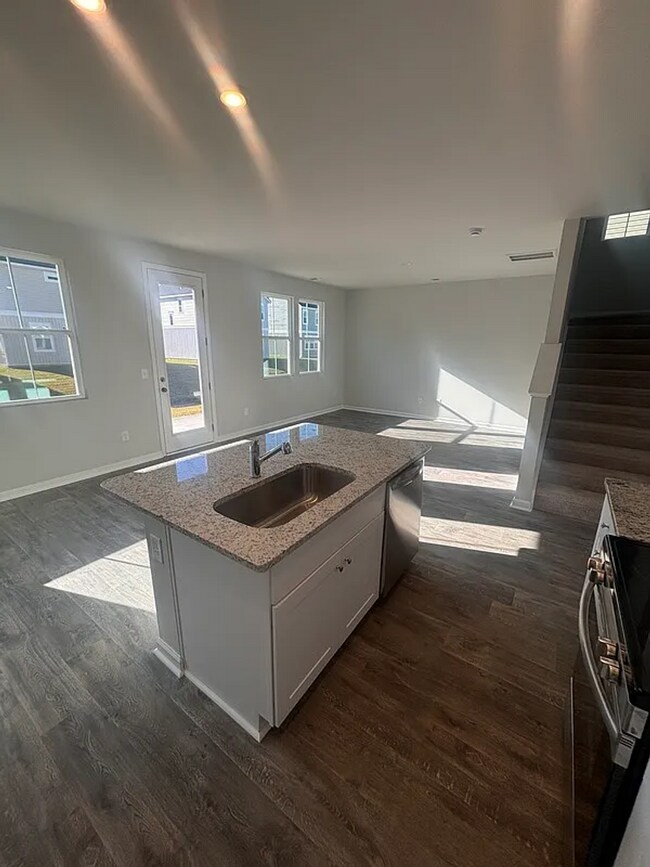 Foto del edificio - 4BR SFR • Open Layout • Patio • Garage Parking - 29566