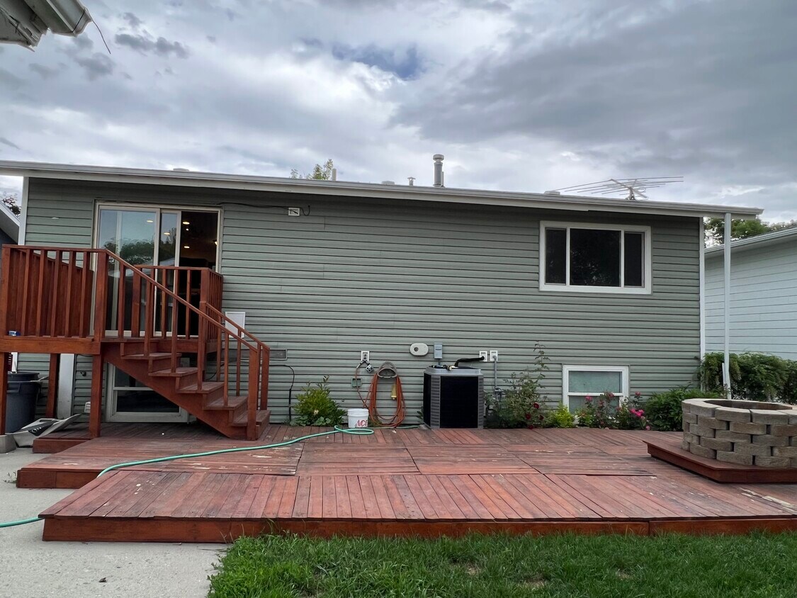 Primary Photo - 712 6th Ave