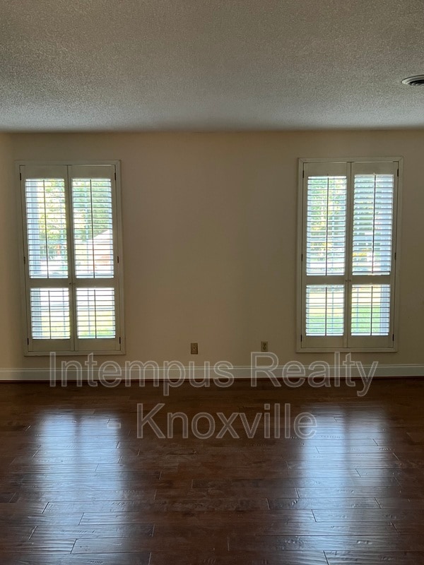 Foto del edificio - 7914 Gleason Dr