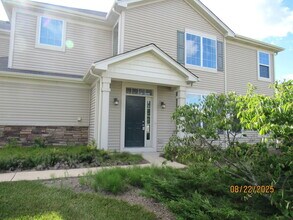 Building Photo - 410 S Jade Ln