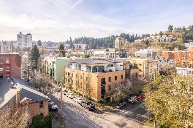 Aerial Photo - 2222 NW Hoyt St