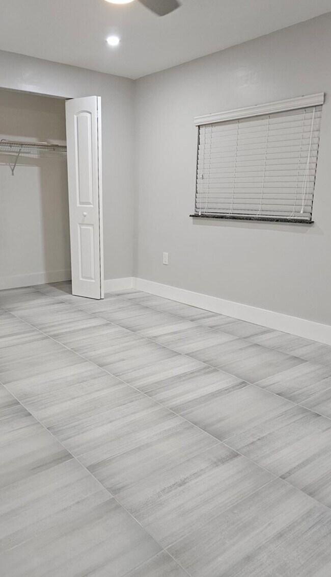 Foto del edificio - 1680 NW 128th St