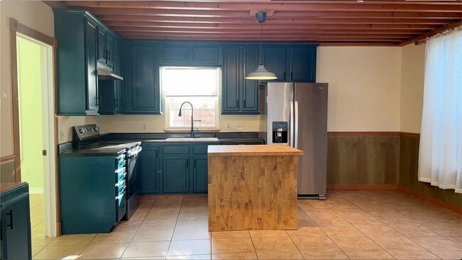 Building Photo - 4303 Avenue A