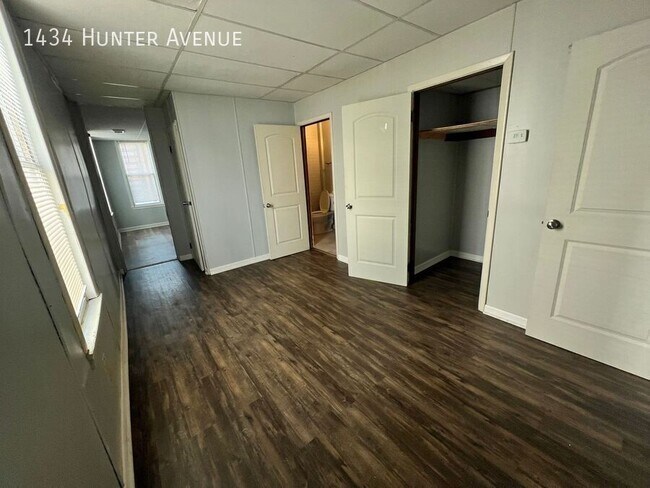 Foto del edificio - 1434 Hunter Ave