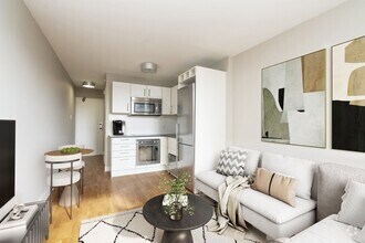Building Photo - 730 St Clarens Ave